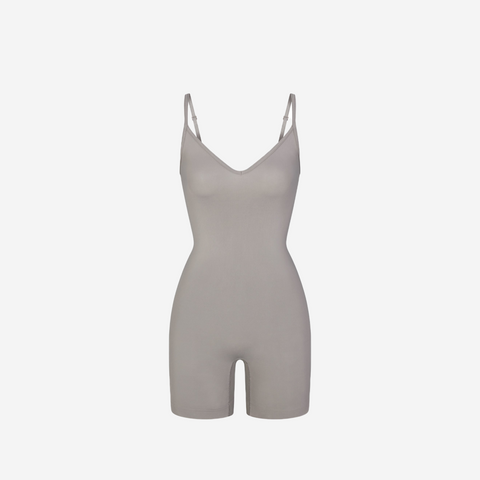 SKIMS SOFT SMOOTHING SEAMLESS CAMI ONESIE SMOKE