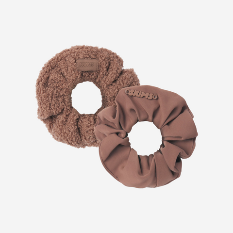 SKIMS GETTING READY ACCESSORIES TEDDY AND NYLON SCRUNCHIE 2-PACK SIENNA