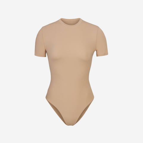 SKIMS FITS EVERYBODY T-SHIRT BODYSUIT CLAY
