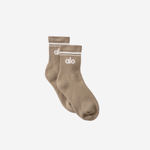 ALO YOGA UNISEX HALF-CREW THROWBACK SOCK GRAVEL/WHITE