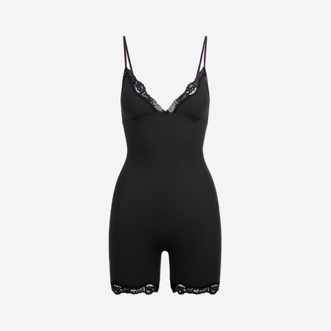 SKIMS FITS EVERYBODY LACE TRIANGLE ONESIE ONYX